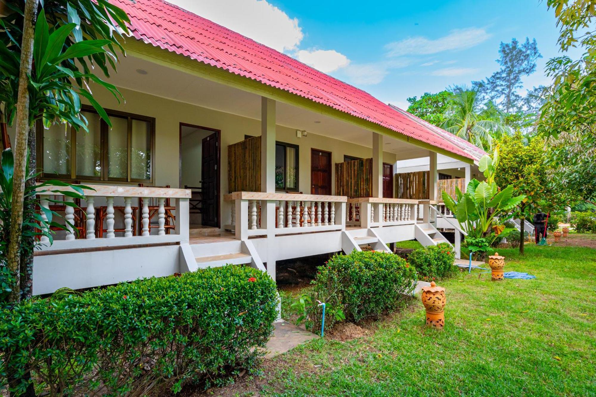 Lanta Beachfront Resort Ko Lanta Extérieur photo