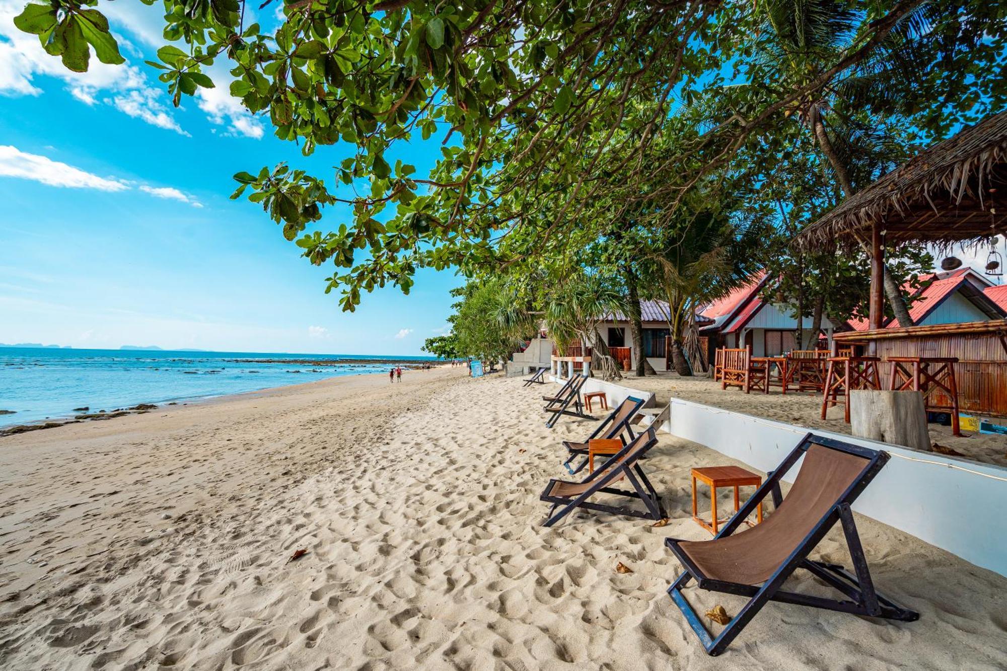 Lanta Beachfront Resort Ko Lanta Extérieur photo