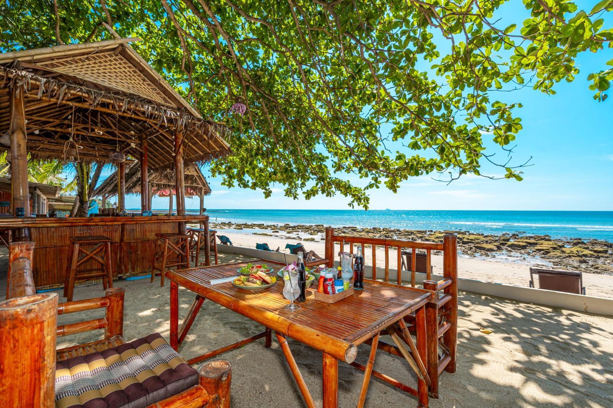 Lanta Beachfront Resort Ko Lanta Extérieur photo