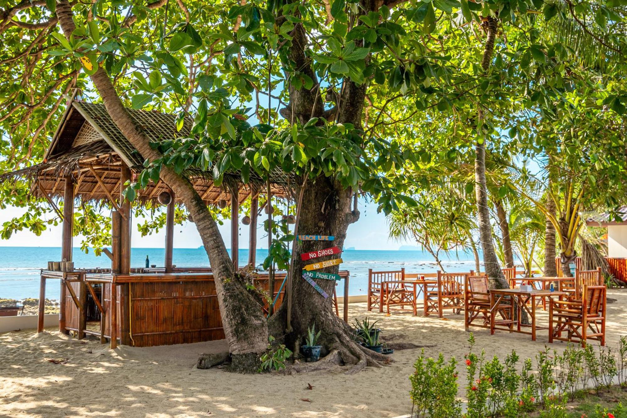 Lanta Beachfront Resort Ko Lanta Extérieur photo